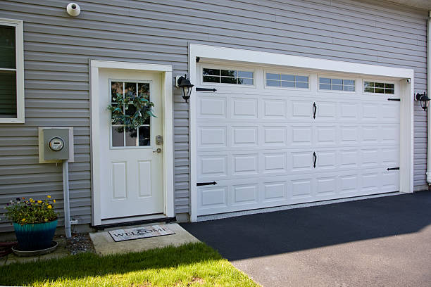 24/7 Emergency Garage Door Panel Replacement experts in Greenville, MI